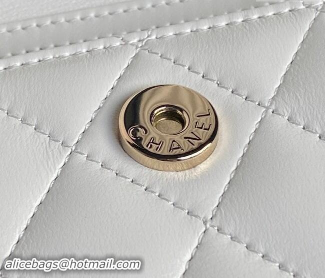 Well Crafted Chanel Lambskin Clutch with Chain AP4315 White 2024