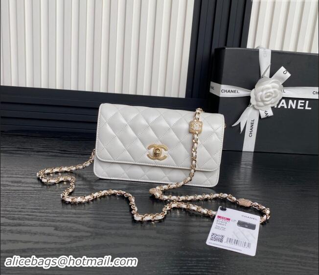 Famous Brand Chanel Lambskin Clutch with Chain AP4300 White 2024