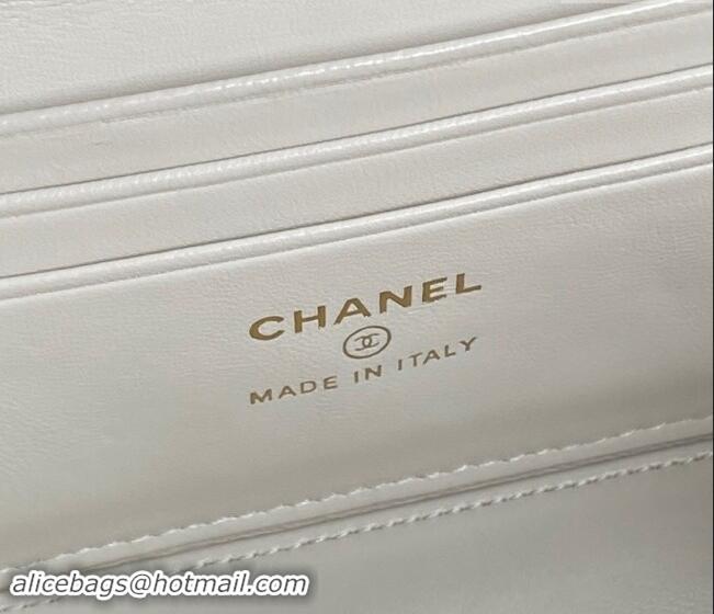 Top Design Chanel Lambskin Clutch with Chain and Pearls AP4285 White 2024