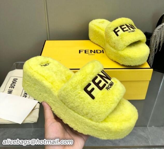 Pretty Style Fendi Sunshine Wedge Slides Sandal 6cm in Shearling Yellow 930124