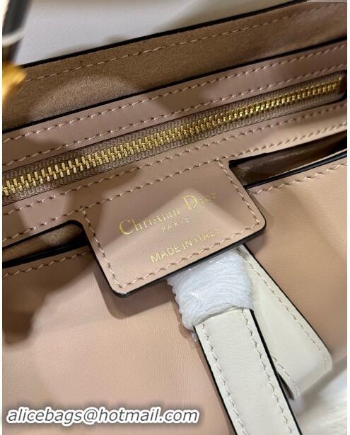 Famous Brand Dior Medium Saddle Bag with Strap in Two-Tone Supple Calfskin 1040 Biscuit Beige and White 2024