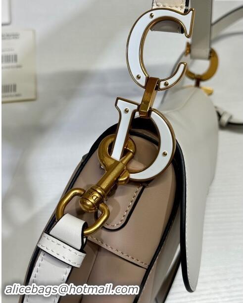 Famous Brand Dior Medium Saddle Bag with Strap in Two-Tone Supple Calfskin 1040 Biscuit Beige and White 2024