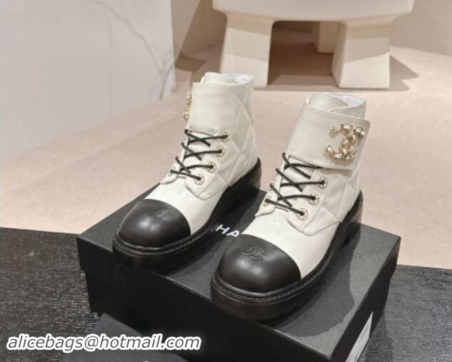 Good Looking Chanel Quilted Calfskin Lace-up Ankle Boots with Chain CC White 1015118