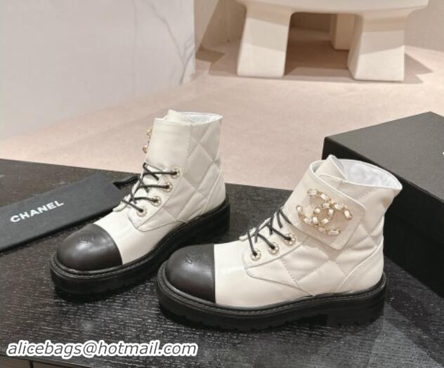 Good Looking Chanel Quilted Calfskin Lace-up Ankle Boots with Chain CC White 1015118