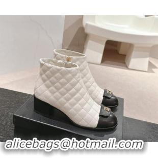 Pretty Style Chanel Quilted Calfskin Ankle Boots with Foldover CC White 016025