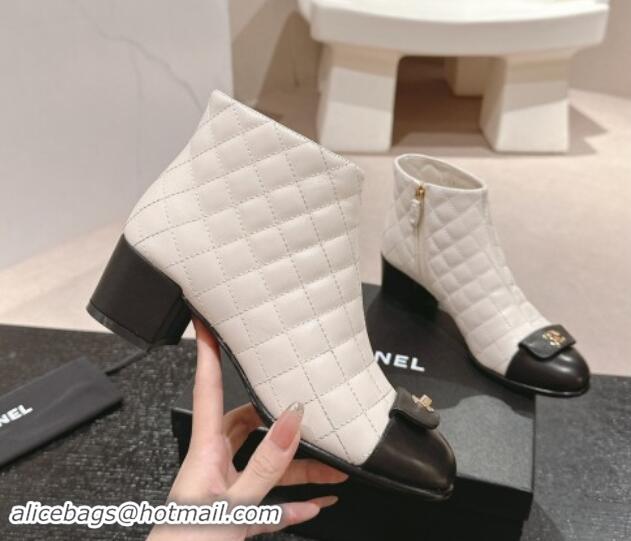 Pretty Style Chanel Quilted Calfskin Ankle Boots with Foldover CC White 016025