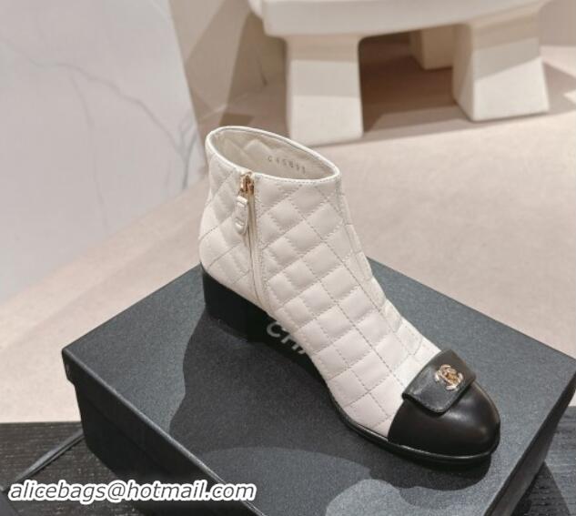 Pretty Style Chanel Quilted Calfskin Ankle Boots with Foldover CC White 016025