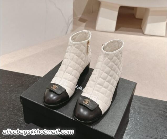 Pretty Style Chanel Quilted Calfskin Ankle Boots with Foldover CC White 016025