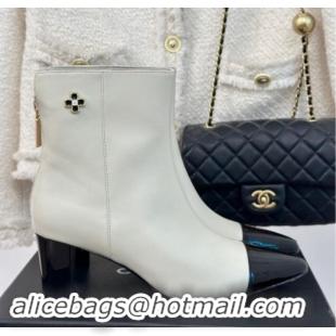 Duplicate Chanel Lambskin Ankle Boots with Bloom White 1016070