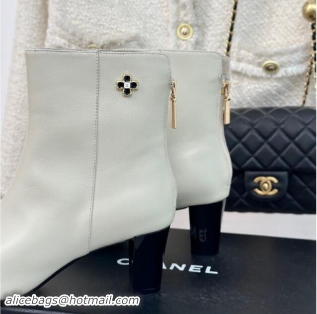 Duplicate Chanel Lambskin Ankle Boots with Bloom White 1016070