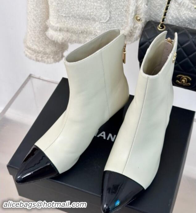 Duplicate Chanel Lambskin Ankle Boots with Bloom White 1016070