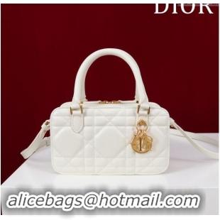 Top Quality Dior 30 Montaigne Doctor Top Handle Bag in Macrocannage Calfskin 3302 White 2024