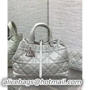 Well Crafted Dior Medium Toujours Tote Bag in Macrocannage Calfskin CD1099 Cloud Grey 2024