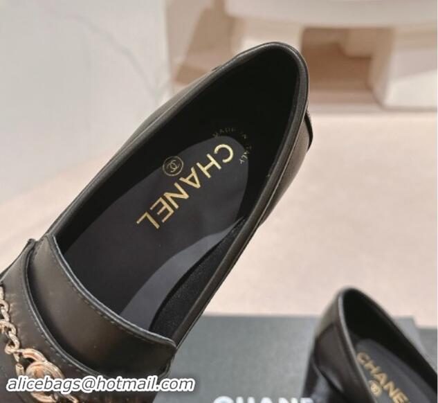 Purchase Chanel Calfskin Leather Loafers with Chain Black 1017027