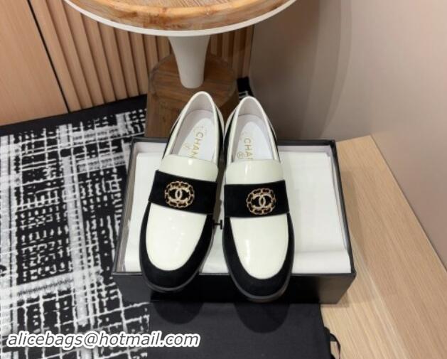 Sumptuous Chanel Calfskin & Suede Loafers with Circle CC White 1017036