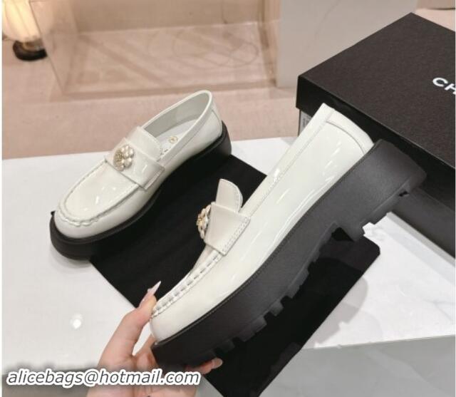 Unique Style Chanel Patent Calfskin Platform Loafers 4.5cm with Bloom White 1017051