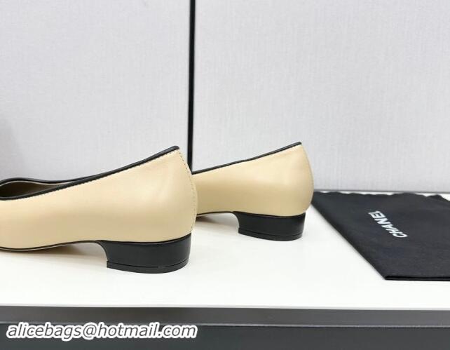 Trendy Design Chanel Lambskin Pointed Pumps with Chain Beige 1017080