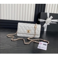 Famous Brand Chanel Lambskin Clutch with Chain AP4300 White 2024