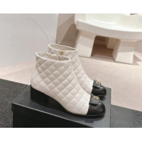 Pretty Style Chanel Quilted Calfskin Ankle Boots with Foldover CC White 016025