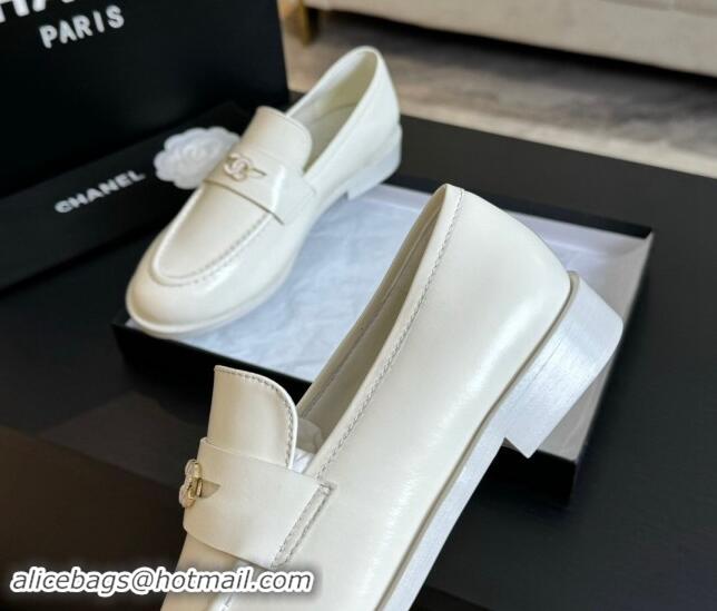 Good Looking Chanel Shiny Calfskin Loafers Flat White 120028