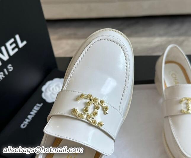 Good Product Chanel Shiny Calfskin Loafers with Camellia CC G45663 White 1120031