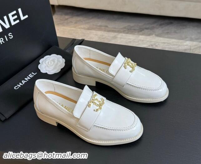 Good Product Chanel Shiny Calfskin Loafers with Camellia CC G45663 White 1120031