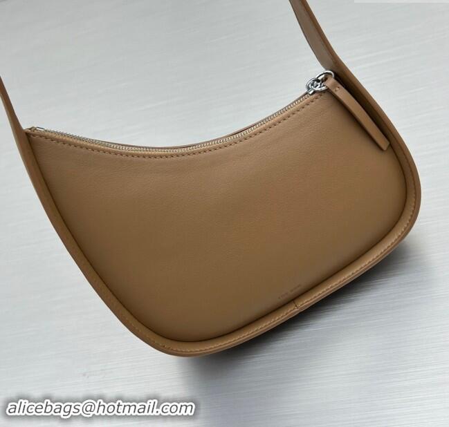 Famous Brand The Row Half Moon Shoulder Bag in Leather 1811 Brown 2024