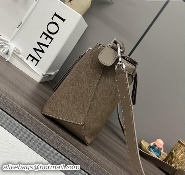 Trendy Design Loewe Puzzle Medium Bag in Litchi-Grained Calfskin 062329 Brown 2024