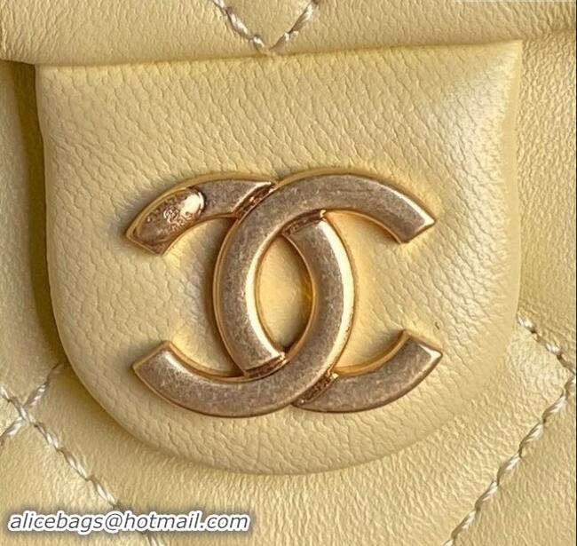 Top Quality Chanel Shiny Lambskin Maxi Hobo Bag AS5302 Yellow 2024