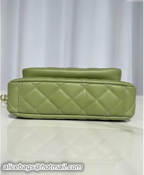 Good Looking Chanel Shiny Crumpled Lambskin Clutch with Chain AP4349 Green 2024