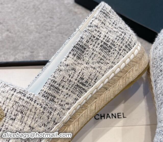 Trendy Design Chanel Tweed Espadrilles Flat with Gold-Tone CC White 121107