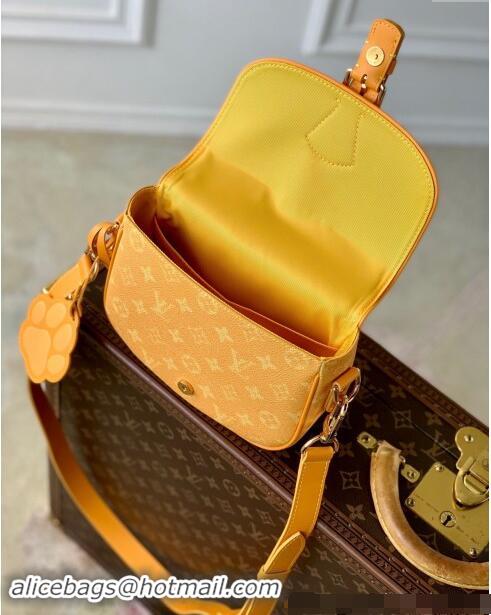 Super Quality Louis Vuitton Mens Montsouris Messenger bag in Monogram Heritage Canvas M12694 Yellow 2024