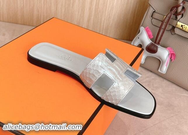 Trendy Design Hermes Classic Oran Flat Slides Sandal in Snakeskin Embossed Leather Light Grey 1008123