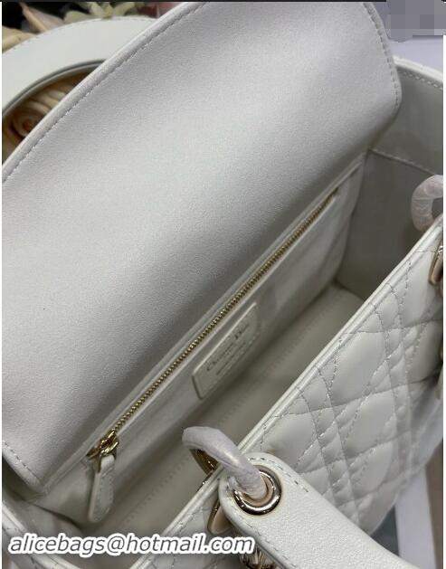 Buy Fashionable Dior Medium Lady Dior Bag in Cannage Lambskin with Letters Chain D2026 White 2024