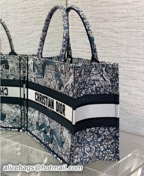 Good Taste Dior Medium Dior Book Tote bag in Blue Embroidery with White Dior Around the World Motif D2047 2024