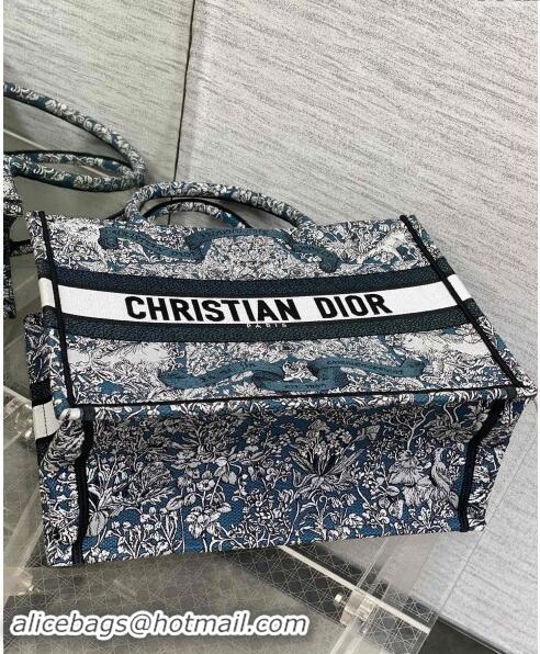 Good Taste Dior Medium Dior Book Tote bag in Blue Embroidery with White Dior Around the World Motif D2047 2024