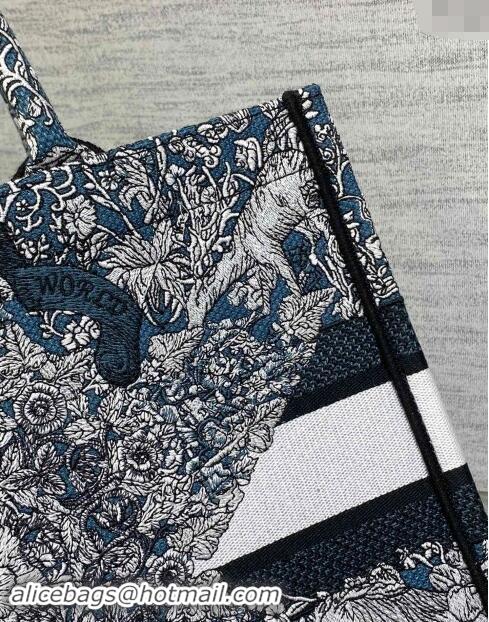 Good Taste Dior Medium Dior Book Tote bag in Blue Embroidery with White Dior Around the World Motif D2047 2024