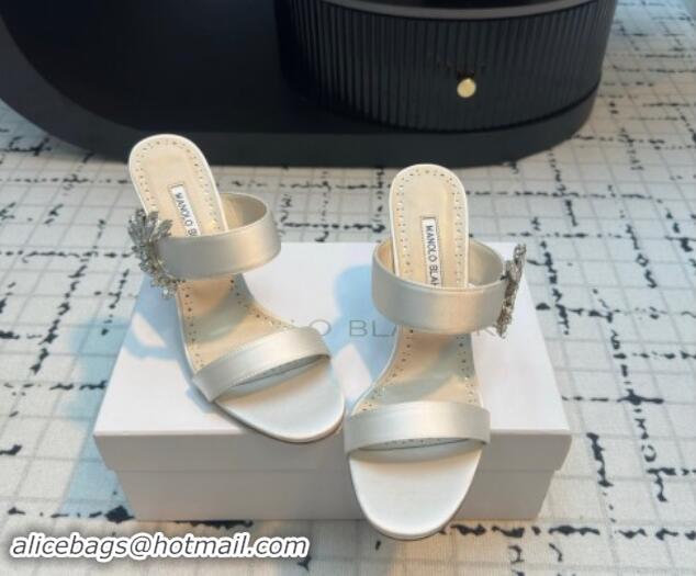 Stylish Manolo Blahnik Satin Slides Sandal 9cm with Strass Buckle White 1225004