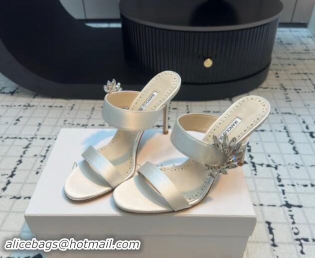 Stylish Manolo Blahnik Satin Slides Sandal 9cm with Strass Buckle White 1225004