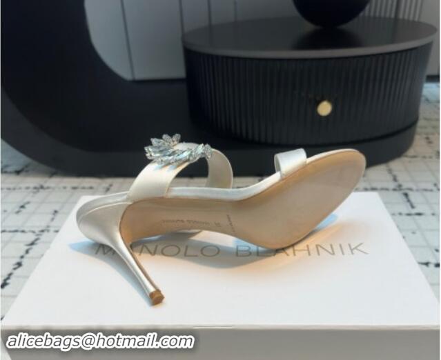 Stylish Manolo Blahnik Satin Slides Sandal 9cm with Strass Buckle White 1225004