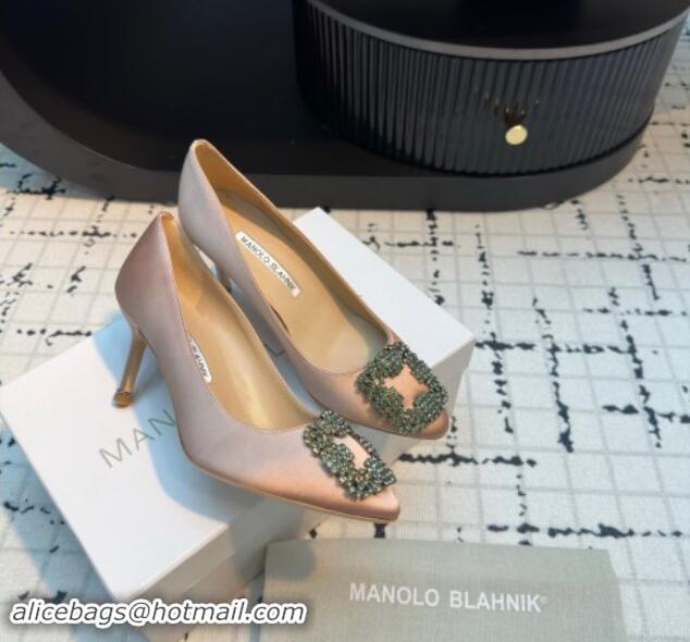 Pretty Style Manolo Blahnik Hangisi Satin Pumps 7cm with Strass Buckle Nude 1225007