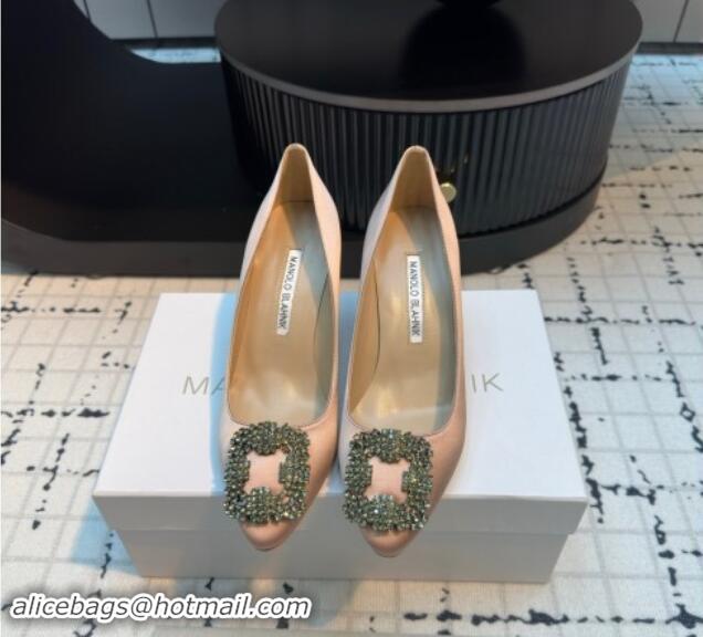 Pretty Style Manolo Blahnik Hangisi Satin Pumps 7cm with Strass Buckle Nude 1225007