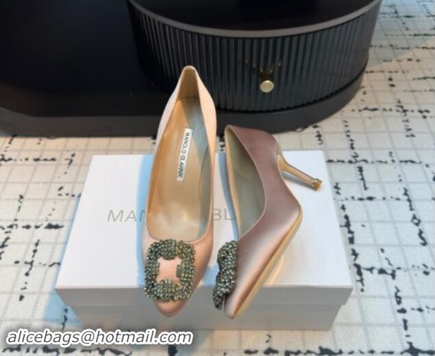 Pretty Style Manolo Blahnik Hangisi Satin Pumps 7cm with Strass Buckle Nude 1225007