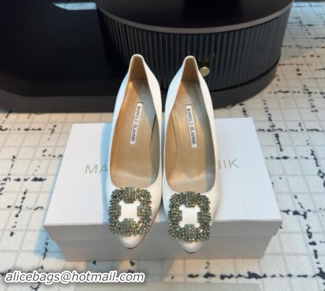 Stylish Manolo Blahnik Hangisi Satin Pumps 7cm with Strass Buckle White 1225013