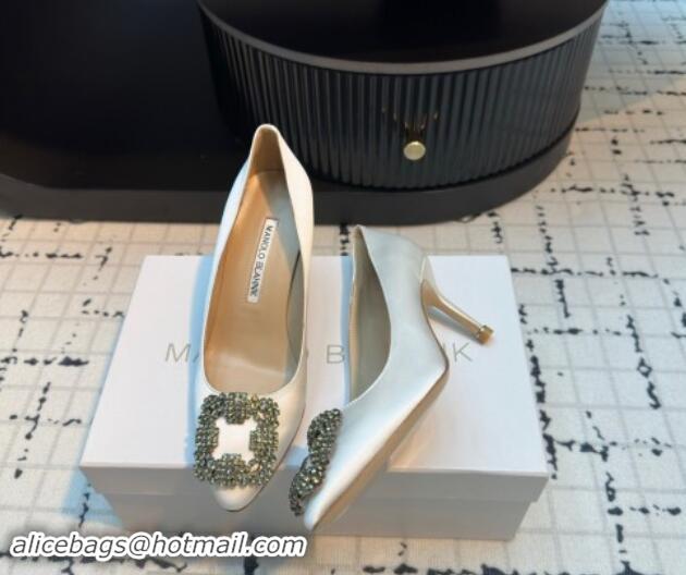 Stylish Manolo Blahnik Hangisi Satin Pumps 7cm with Strass Buckle White 1225013