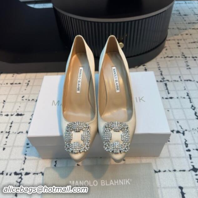 Top Grade Manolo Blahnik Hangisi Satin Pumps 7cm with Strass Buckle Pale Gold 1225016