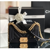 Good Taste Chanel Or...