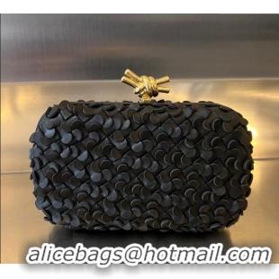 Good Looking Bottega Veneta Knot Clutch Bag in Intrecciato Lamina Leather 717622 Black 2024