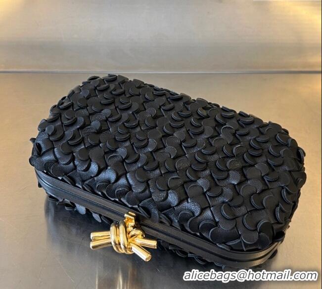 Good Looking Bottega Veneta Knot Clutch Bag in Intrecciato Lamina Leather 717622 Black 2024