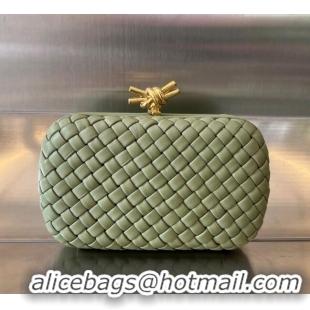 Pretty Style Bottega Veneta Knot Minaudiere Clutch in Padded Intreccio Leather 717622 Travertine Green 2024